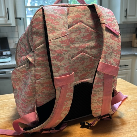 Pink Camouflage Backpack - Picture 6 of 7